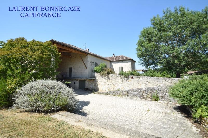 Maison - 257 m² - 7 pièces