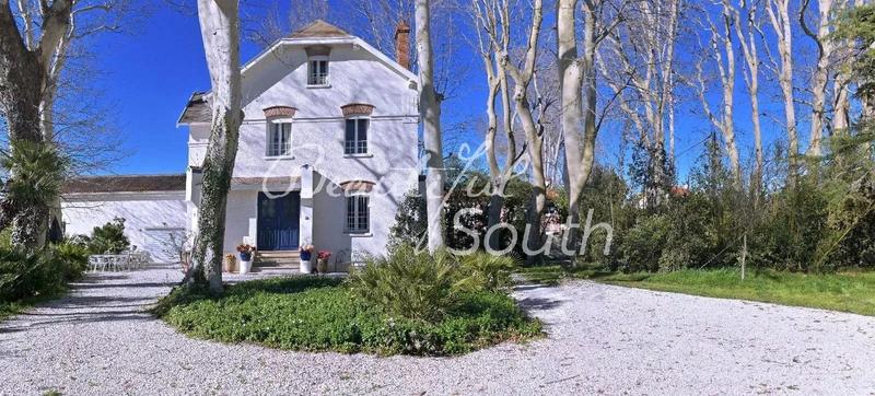 Hôtel particulier - 300 m² - 8 pièces