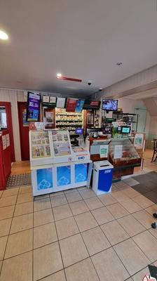 Magasins - 81 m² - 1 pièce