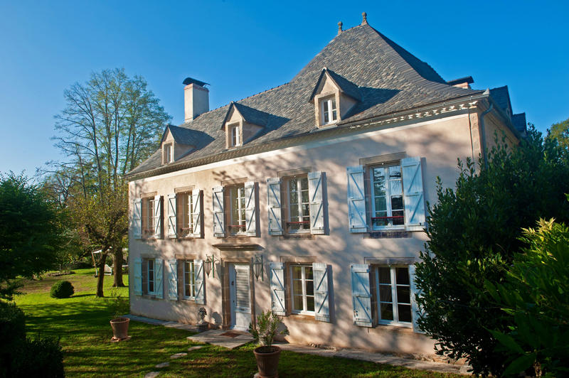 Maison - 304 m² - 9 pièces