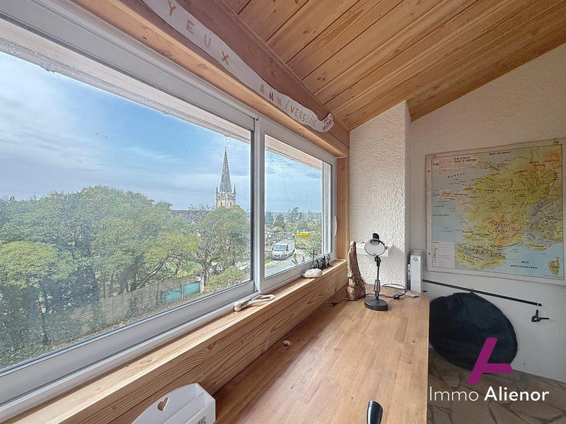 Maison - 202 m² - 6 pièces