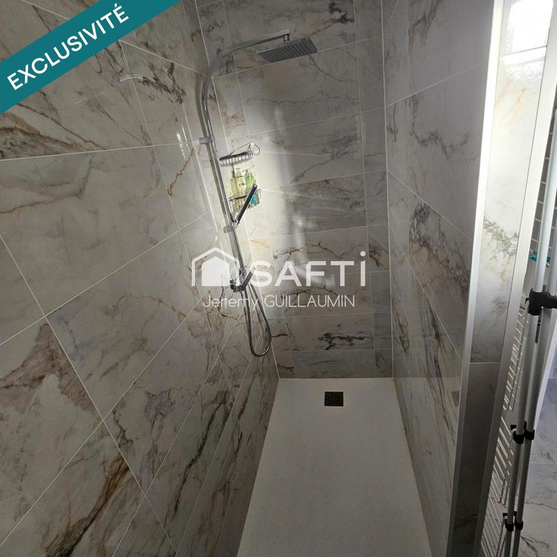 Maison - 235 m² - 7 pièces