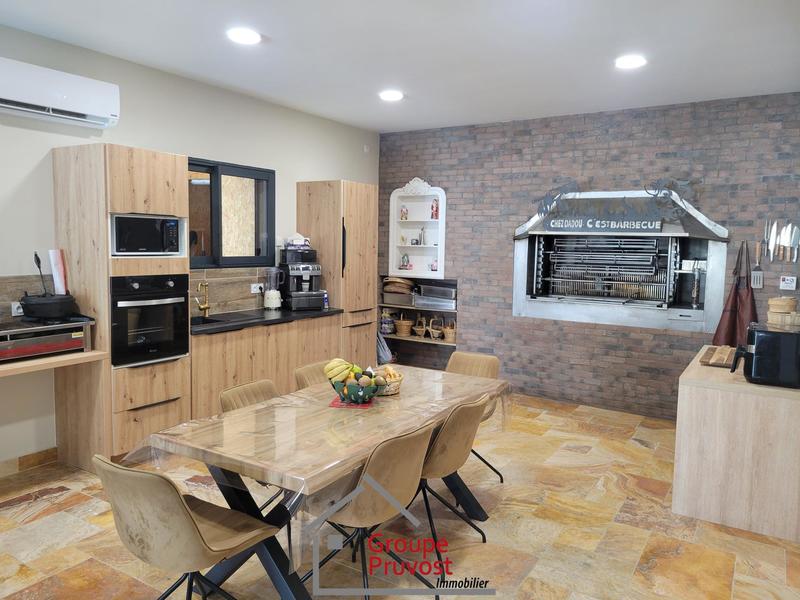 Maison - 240 m² - 5 pièces