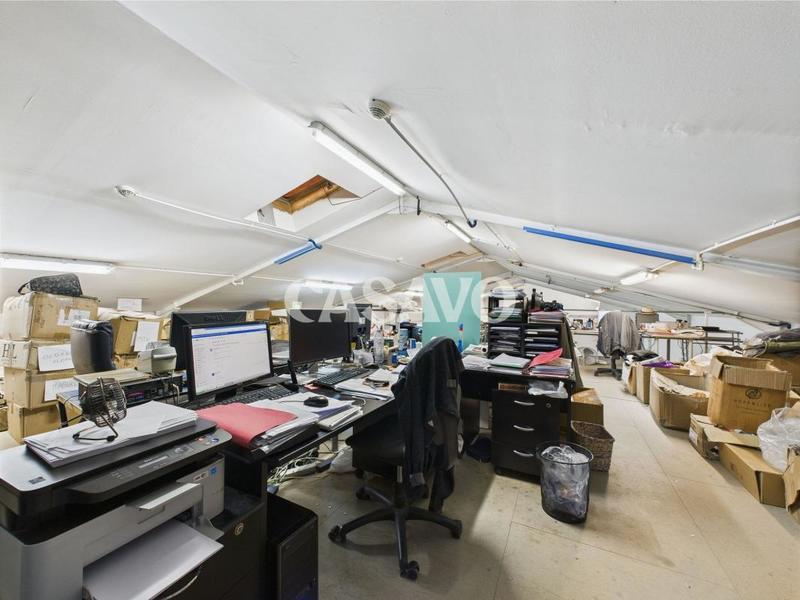 Local commercial - 683 m²