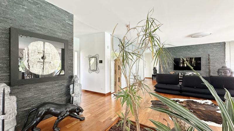 Maison d'architecte - 266 m² - 7 pièces