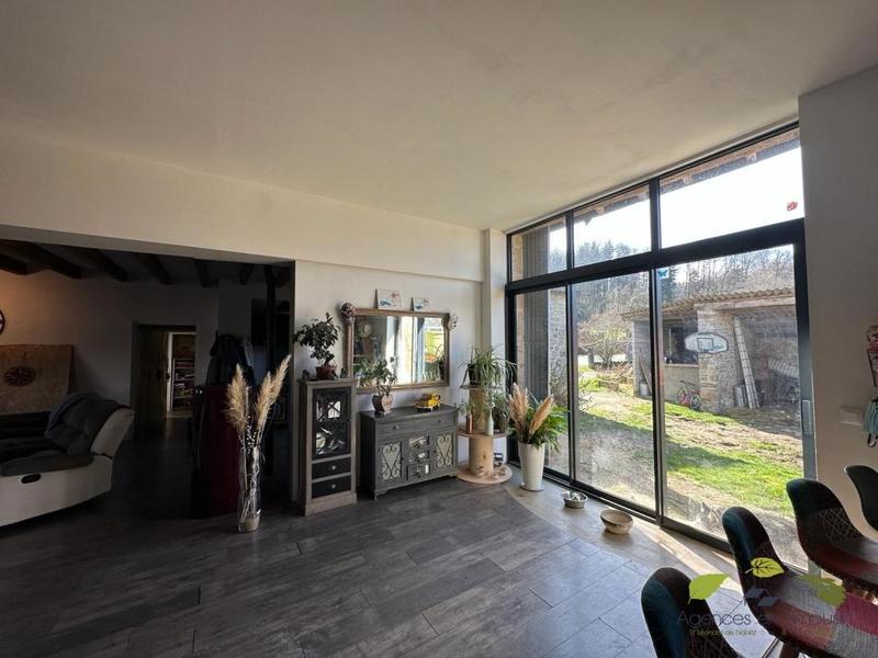 Maison - 180 m² - 9 pièces