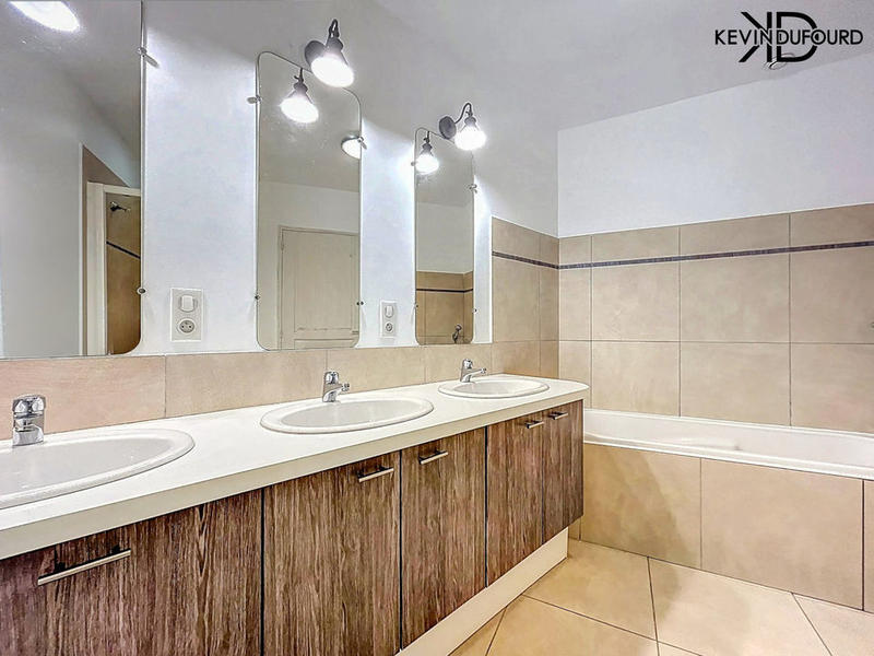 Maison de ville - 180 m² - 7 pièces