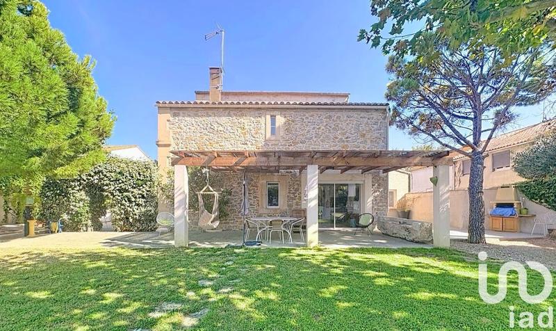 Maison - 268 m² - 9 pièces