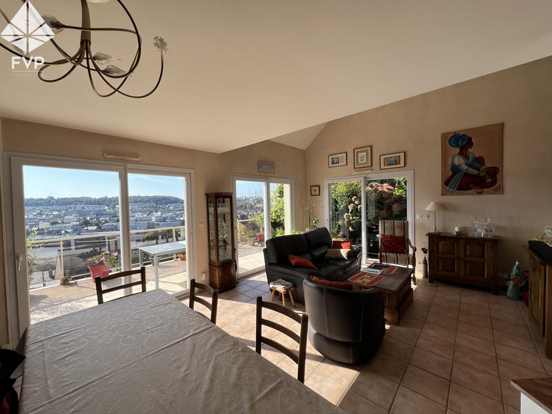 Maison - 121 m² - 4 pièces