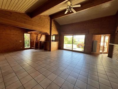 Maison traditionnelle - 145 m² - 4 pièces