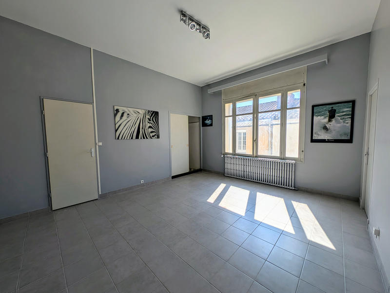 Maison - 247 m² - 9 pièces