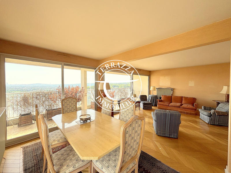 Appartement - 121 m² - 6 pièces