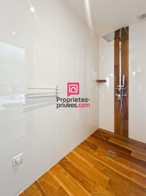 Maison - 200 m² - 7 pièces