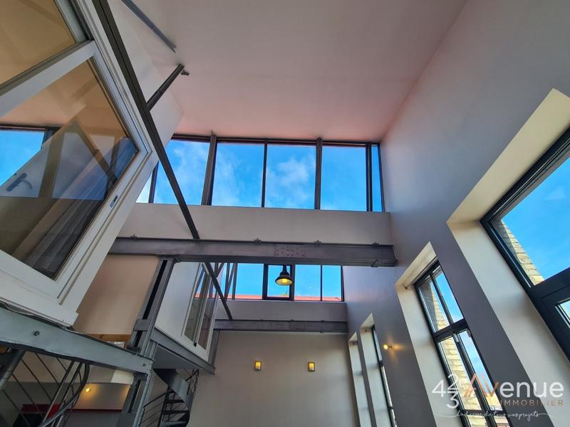Loft - 175 m² - 5 pièces