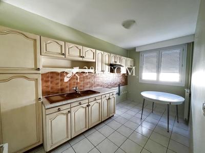 Appartement - 80 m² - 4 pièces