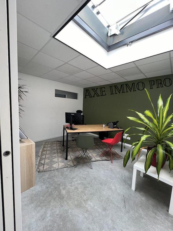 Bureau - 150 m² - 6 pièces