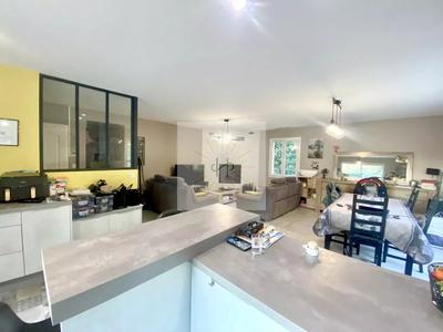 Immeuble - 92 m² - 5 pièces