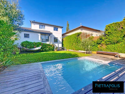 Maison - 140 m² - 5 pièces