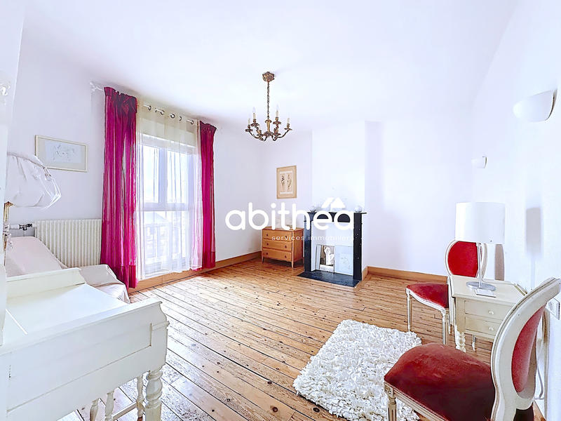 Maison - 186 m² - 6 pièces