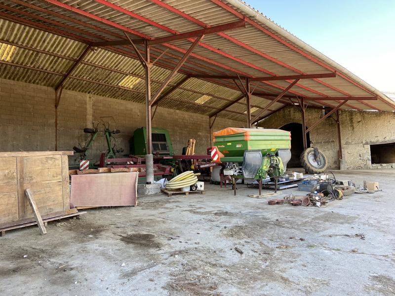 Maison traditionnelle - 352 m² - 23 pièces