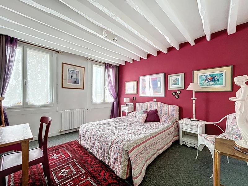 Propriété - 450 m² - 17 pièces