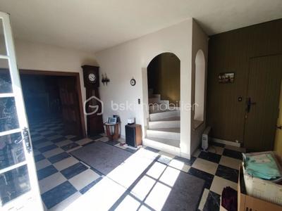 Maison - 240 m² - 10 pièces