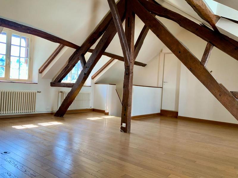 Maison - 240 m² - 9 pièces