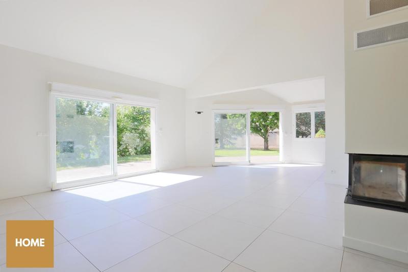 Maison - 230 m² - 7 pièces