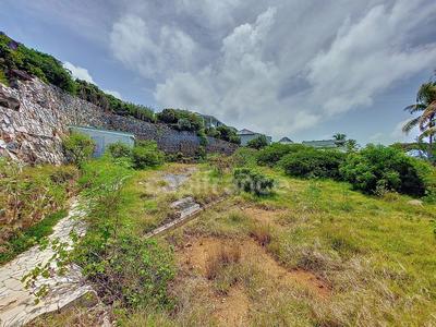 Terrain constructible - 2 195 m²