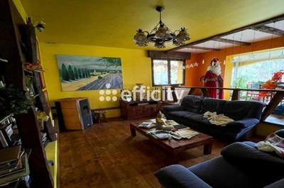 Maison - 221 m² - 7 pièces