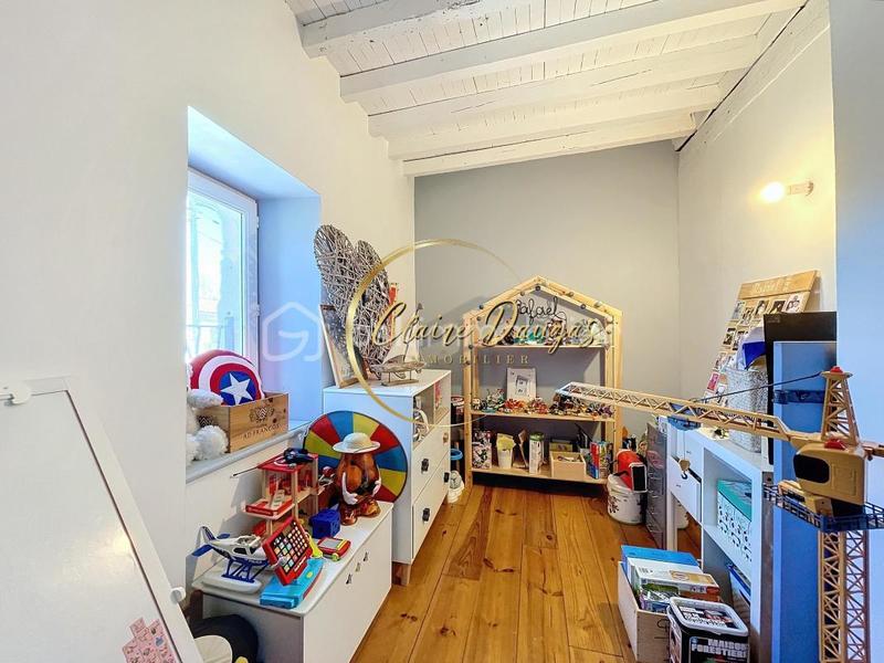 Maison en pierre - 250 m² - 6 pièces