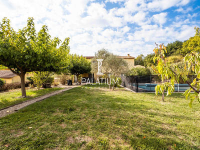 Maison traditionnelle - 148 m² - 6 pièces