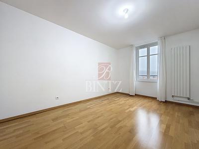 Appartement - 99 m² - 3 pièces