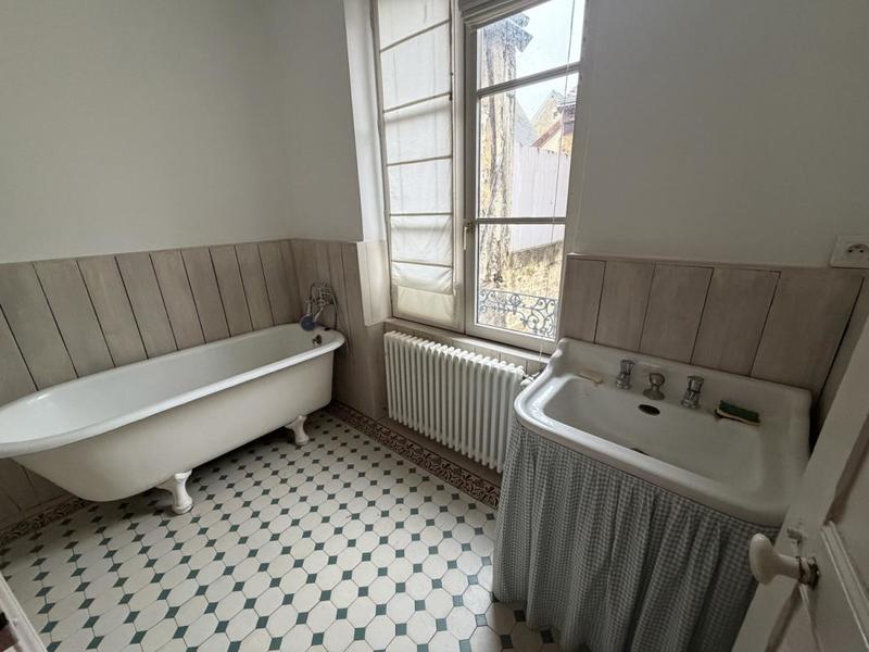 Immeuble - 176 m² - 7 pièces