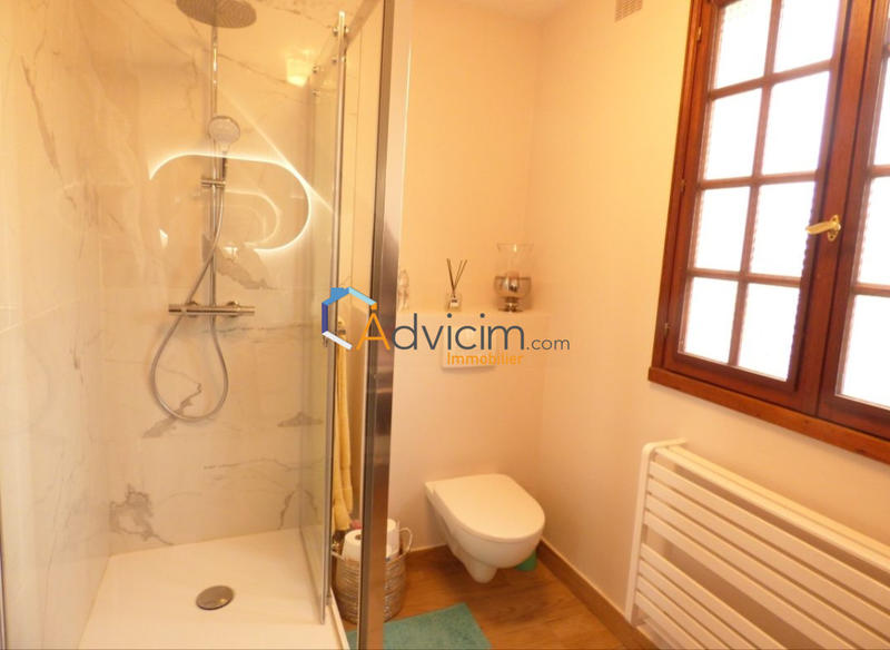 Maison traditionnelle - 110 m² - 6 pièces