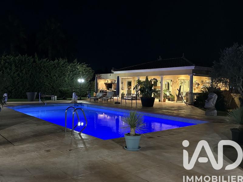 Maison - 260 m² - 7 pièces