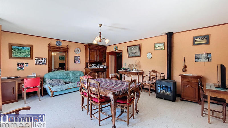 Villa - 239 m² - 9 pièces