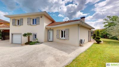 Maison - 121 m² - 5 pièces