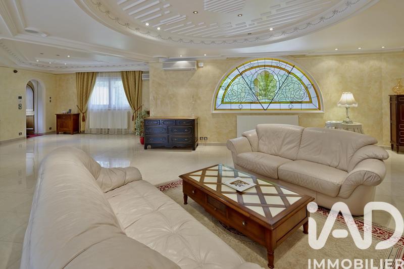 Maison - 296 m² - 10 pièces