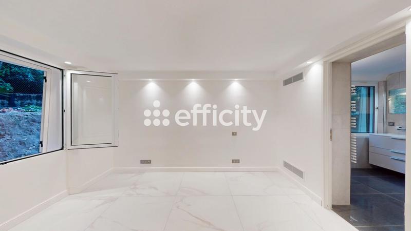 Maison - 260 m² - 7 pièces