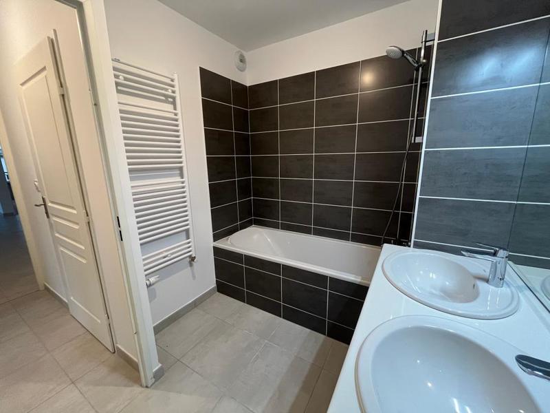 Appartement - 99 m² - 4 pièces