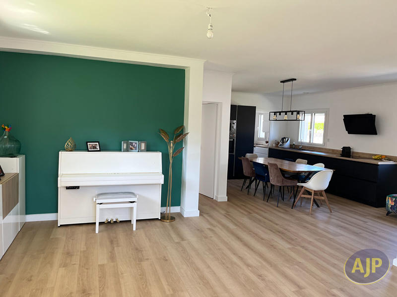 Maison - 127 m² - 5 pièces