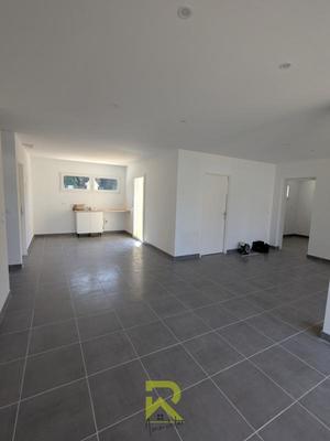 Maison - 102 m² - 4 pièces