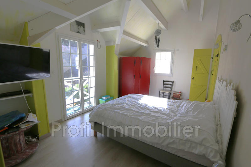 Maison - 235 m² - 8 pièces