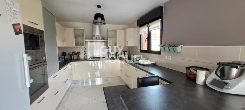 Maison - 200 m² - 6 pièces