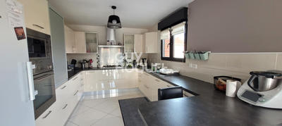 Maison - 200 m² - 6 pièces