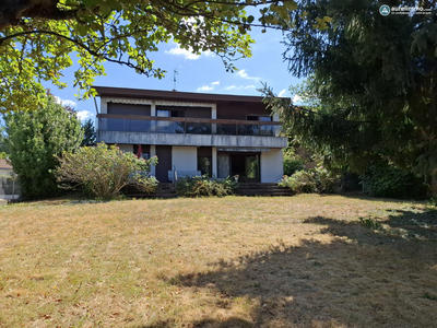 Maison - 200 m² - 7 pièces
