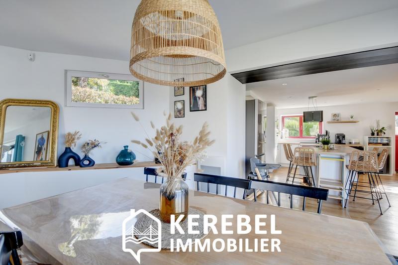 Maison - 99 m² - 5 pièces