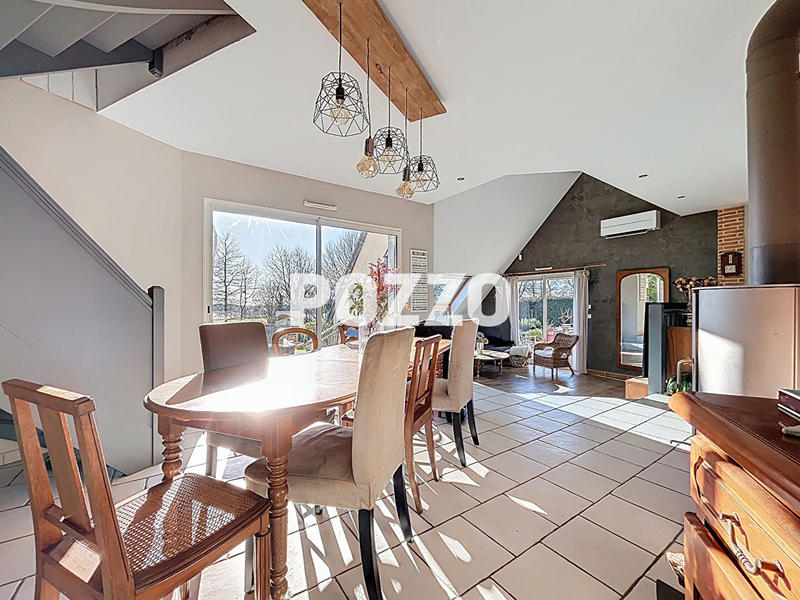 Maison - 196 m² - 8 pièces