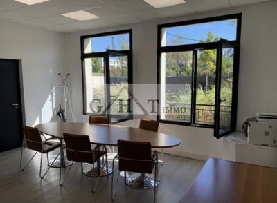 Bureau - 97 m²